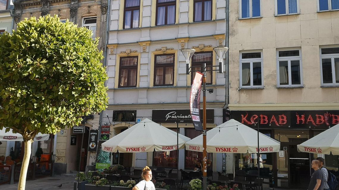 Lublin. Po 60 latach wyprowadził się z kamienicy na deptaku. Wykurzył go klub nocny Lublin. Po 60 latach wyprowadził się z kamienicy na deptaku. Wykurzył go klub nocny