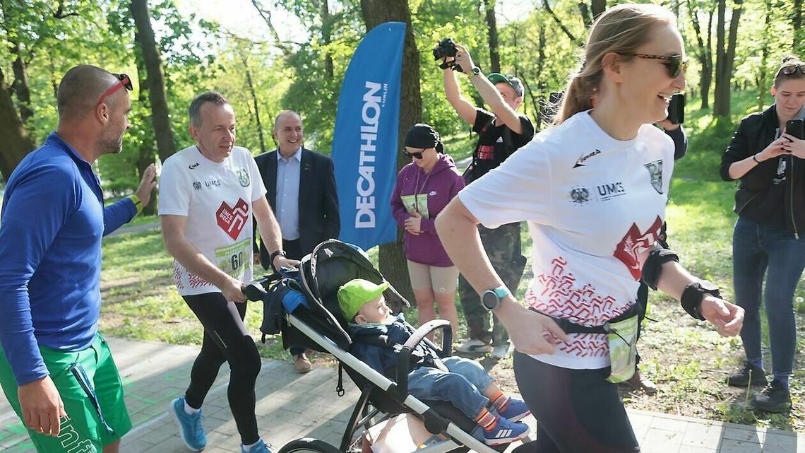 Lublin. Pobiegli po lepsze jutro dla chorej Dominiki. Zdjęcia Lublin. Pobiegli po lepsze jutro dla chorej Dominiki. Zdjęcia