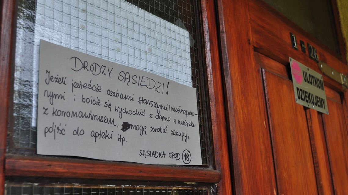 Lublin: Pomagają zrobić zakupy czy wyprowadzić psa. Życzliwość w czasie epidemii