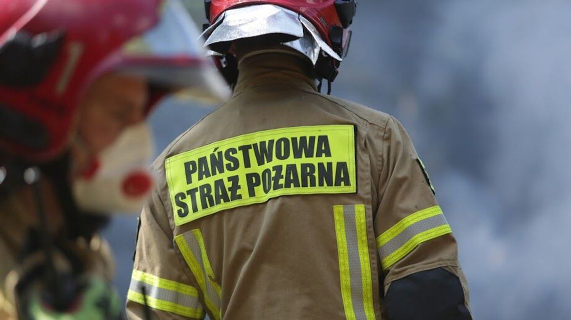 Lublin. Pożar na Bronowicach. Ucierpiała matka z 15-letnią córką a także policjantka