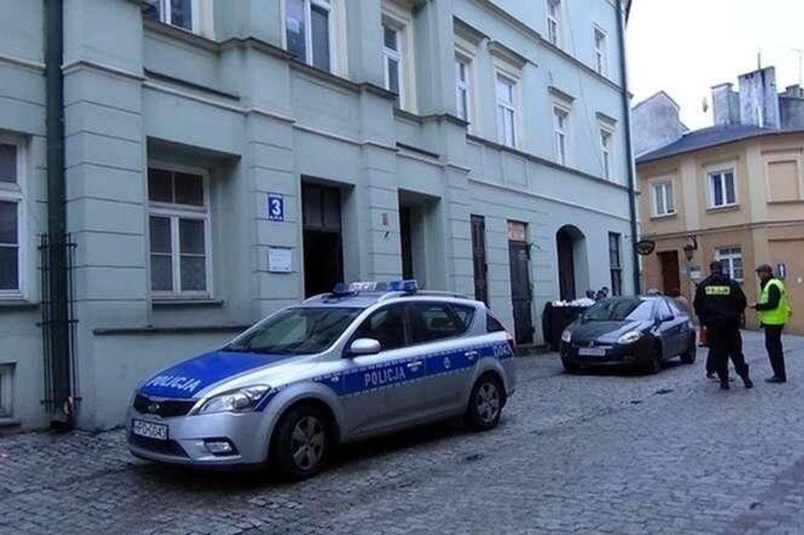 Lublin: Pożar w kamienicy przy ul. Noworybnej. Jedna ofiara, spłonęło całe mieszkanie Lublin: Pożar w kamienicy przy ul. Noworybnej. Jedna ofiara, spłonęło całe mieszkanie