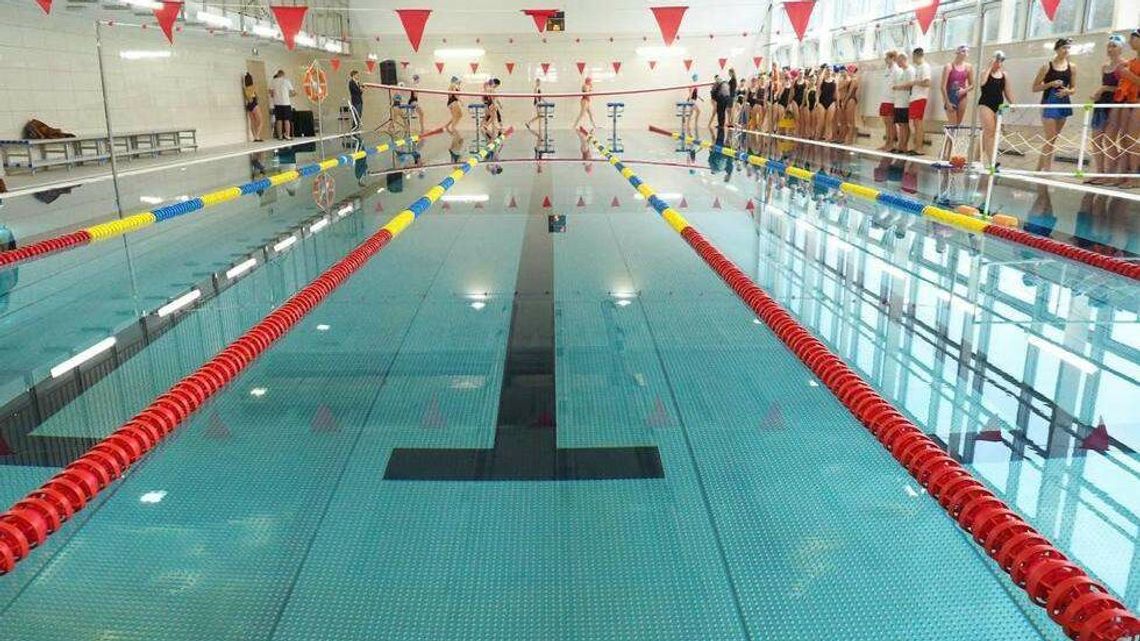 Lublin. Prosili o wymianę okien na szkolnej pływalni. Pieniądze się znalazły