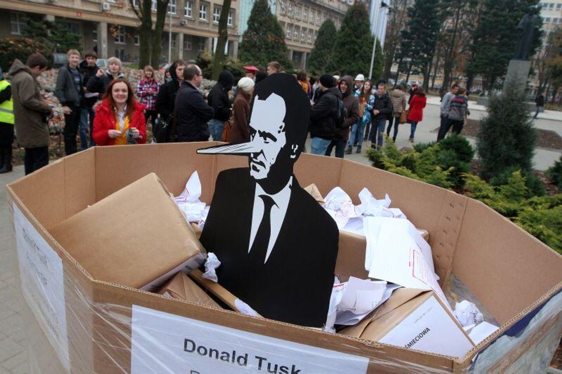 Lublin: Protest \"Solidarności\" przed rektoratem UMCS (zdjęcia) Lublin: Protest \"Solidarności\" przed rektoratem UMCS (zdjęcia)