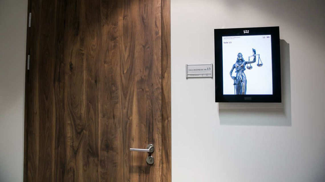 Lublin: Protest urzędników w sądach. Żeby uniknąć paraliżu zatrudniają na umowę-zlecenie Lublin: Protest urzędników w sądach. Żeby uniknąć paraliżu zatrudniają na umowę-zlecenie