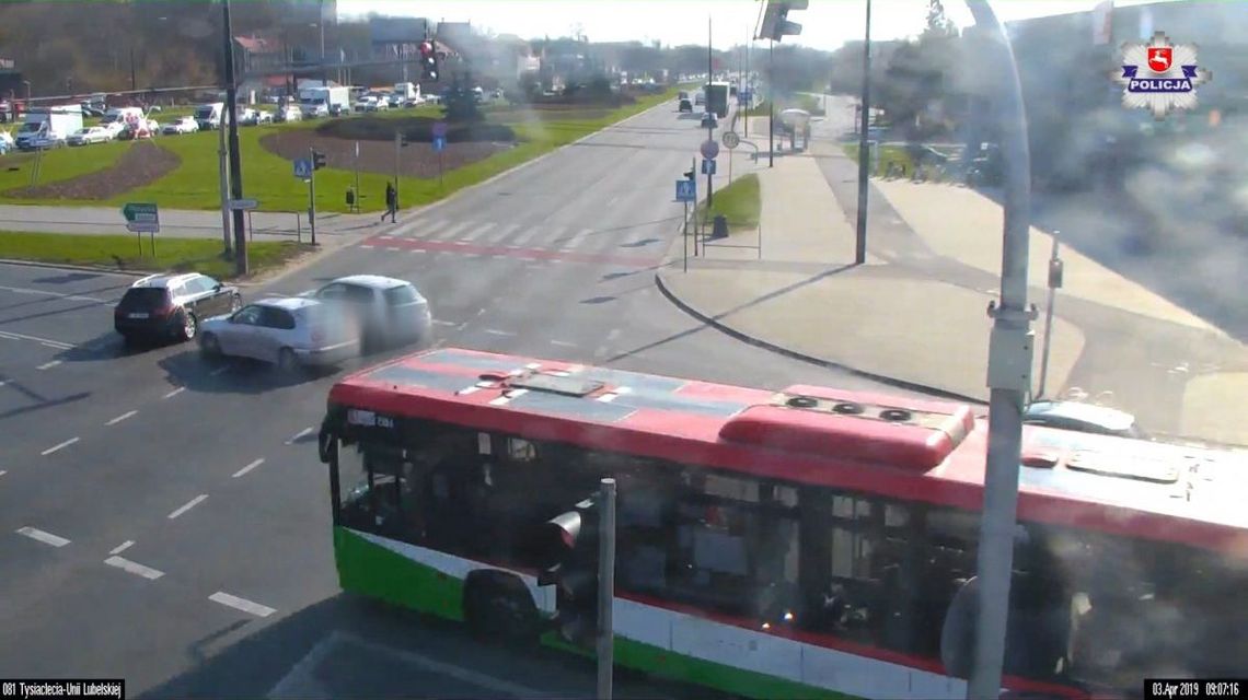 Lublin: Przejechali na czerwonym. Dwa wypadki w oku kamer [wideo]