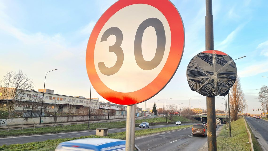 Lublin. Przez dziury al. Witosa 30 km/h. Teraz sprawdzają, czy to ma sens Lublin. Przez dziury al. Witosa 30 km/h. Teraz sprawdzają, czy to ma sens