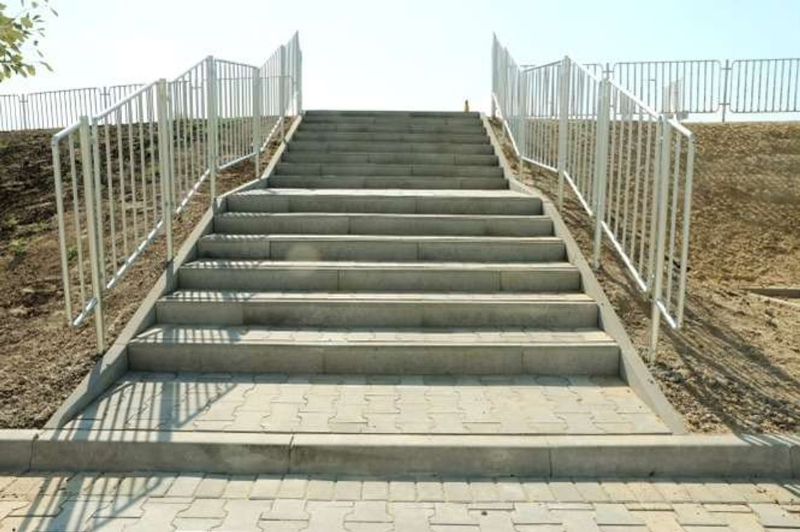 Lublin: Przy nowym markecie nie zadbali o matki z wózkami i niepełnosprawnych 