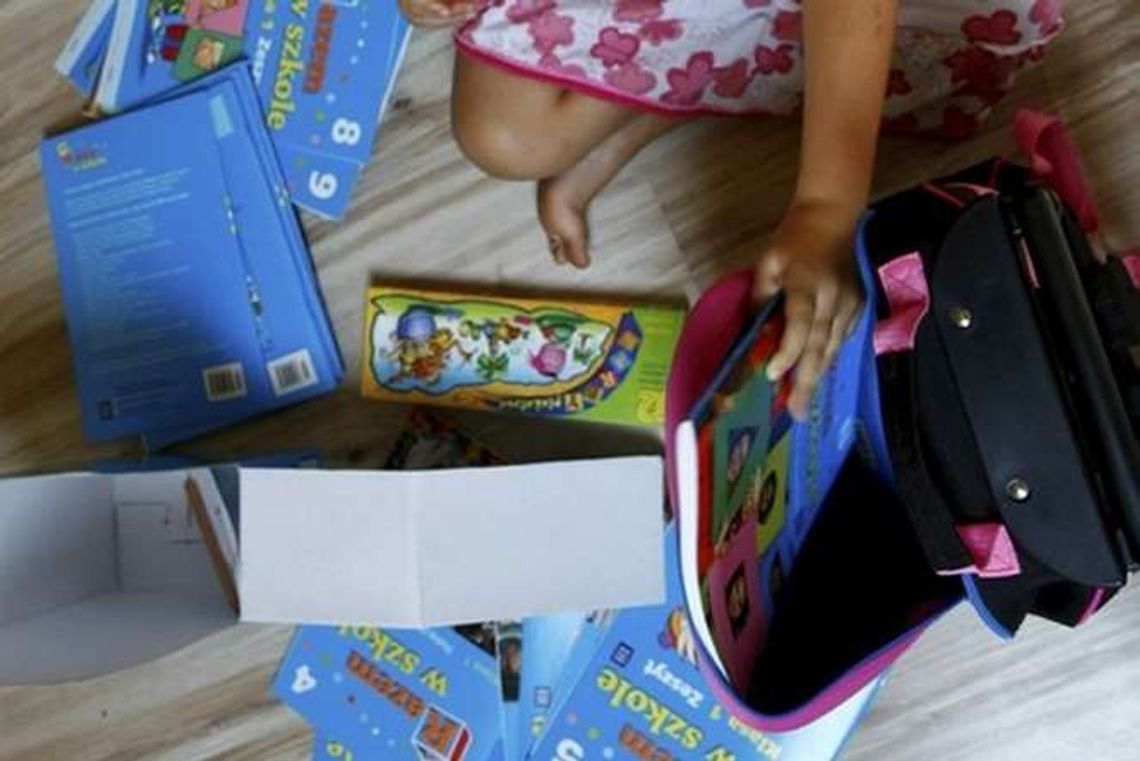 Lublin: Przybory szkolne zbierają na dworcu