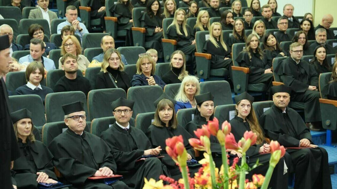 Lublin: Przybyło doktorów. 74 osoby odebrały dyplomy