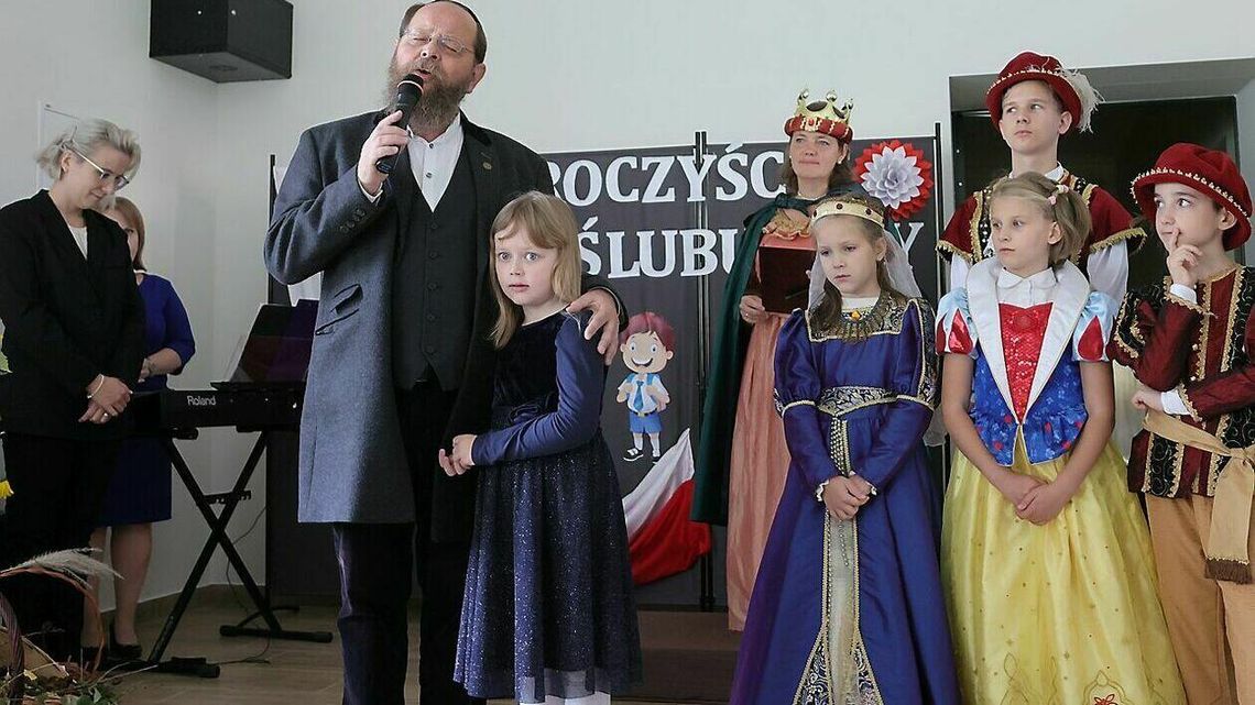 Lublin: Rabin zaśpiewał, ksiądz pokropił i... budynek oddany! Lublin: Rabin zaśpiewał, ksiądz pokropił i... budynek oddany!