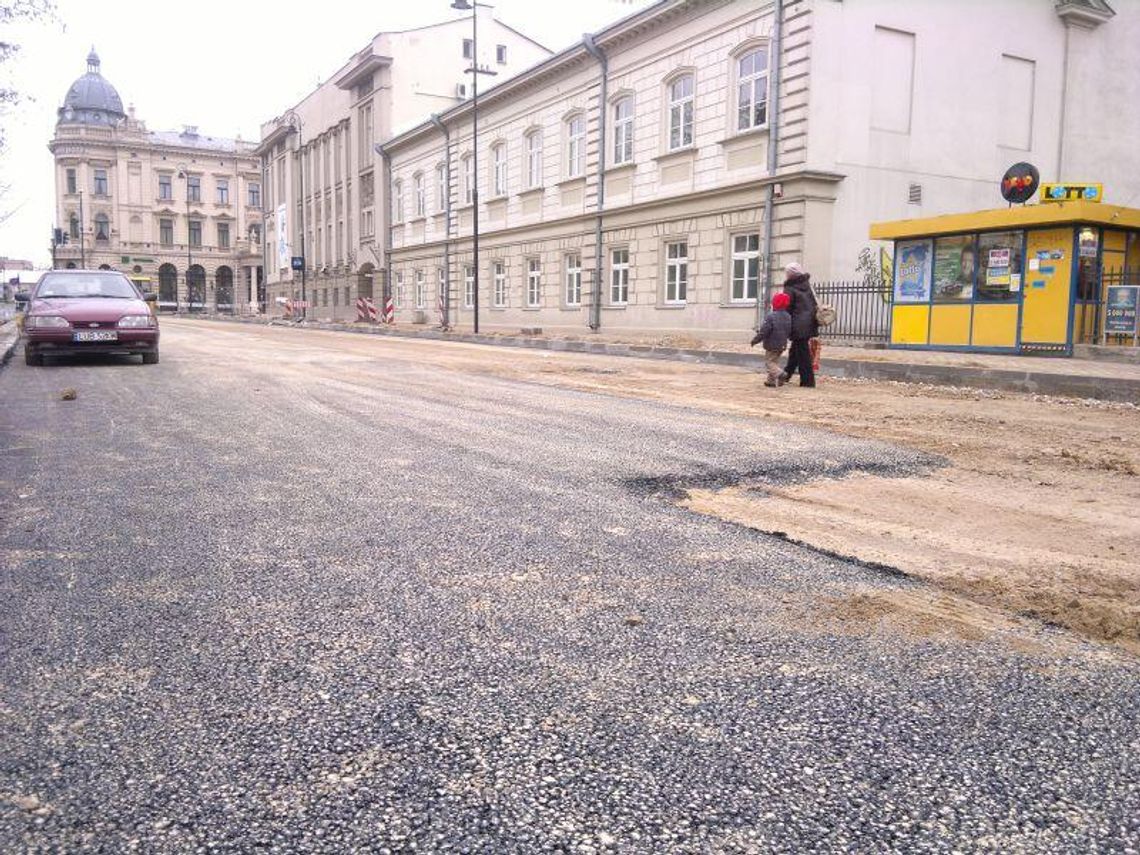 Lublin: Remont 3 Maja, drogowcy kładą nawierzchnię Lublin: Remont 3 Maja, drogowcy kładą nawierzchnię