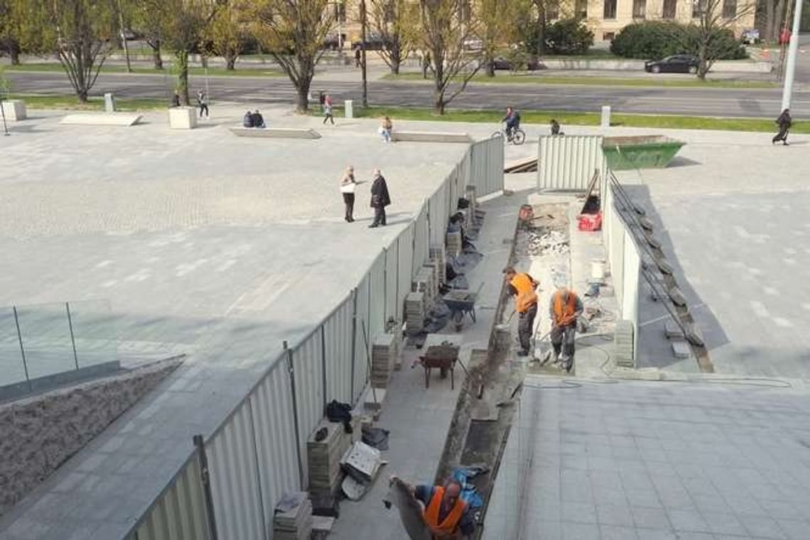 Lublin: Rozkopali plac przed CSK