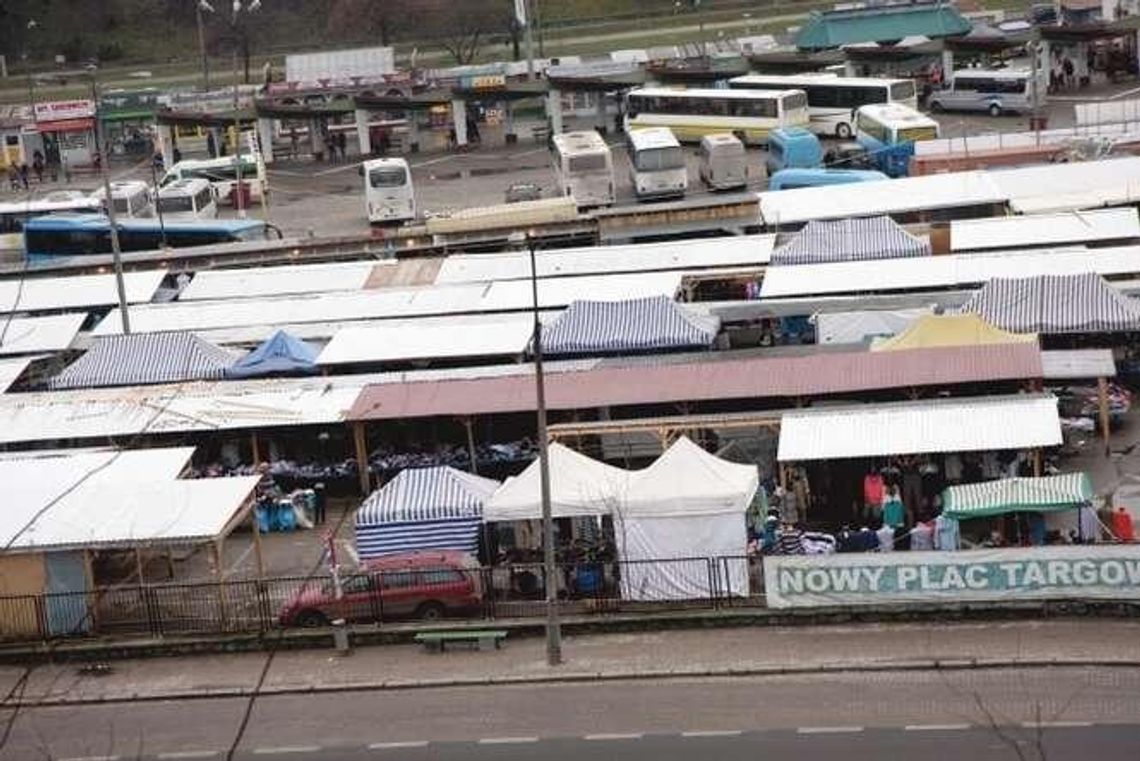 Lublin: Samowola na targu przy ul. Ruskiej. Stragany do rozbiórki? Lublin: Samowola na targu przy ul. Ruskiej. Stragany do rozbiórki?