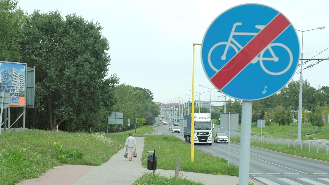 Lublin: Ścieżka rowerowa urywa się przed wąwozem. Wiadomo, kto ją przedłuży