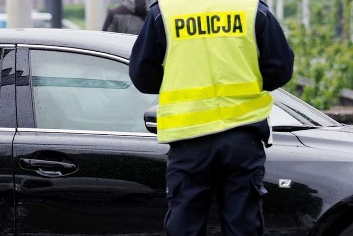 Lublin: Skandaliczne zachowanie kierowcy. Straszył drugiego "bronią"