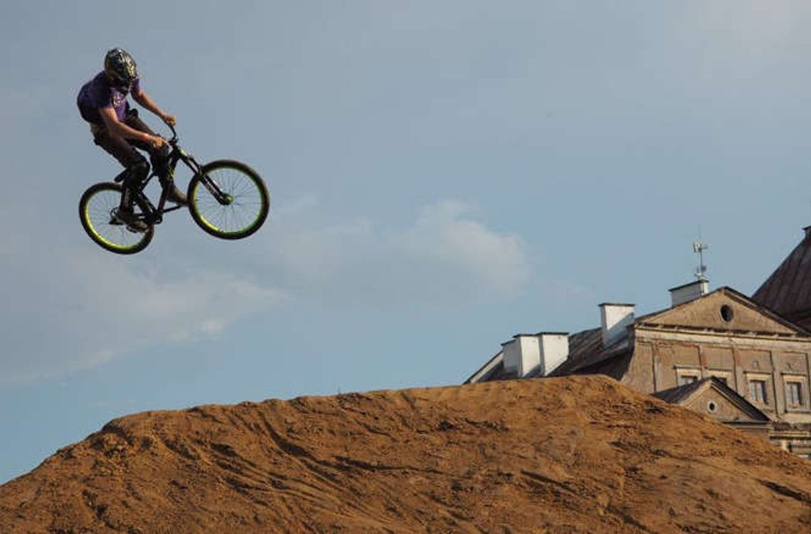 Lublin Sportival 2015: Akrobacje na rowerach i deskorolkach pod zamkiem (zdjęcia, wideo) Lublin Sportival 2015: Akrobacje na rowerach i deskorolkach pod zamkiem (zdjęcia, wideo)
