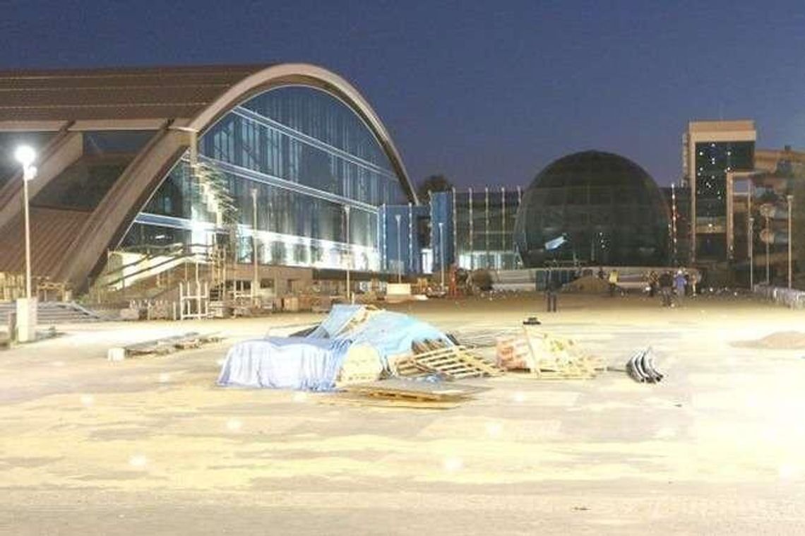 Lublin: Sprawdzali, czy nowy basen świeci