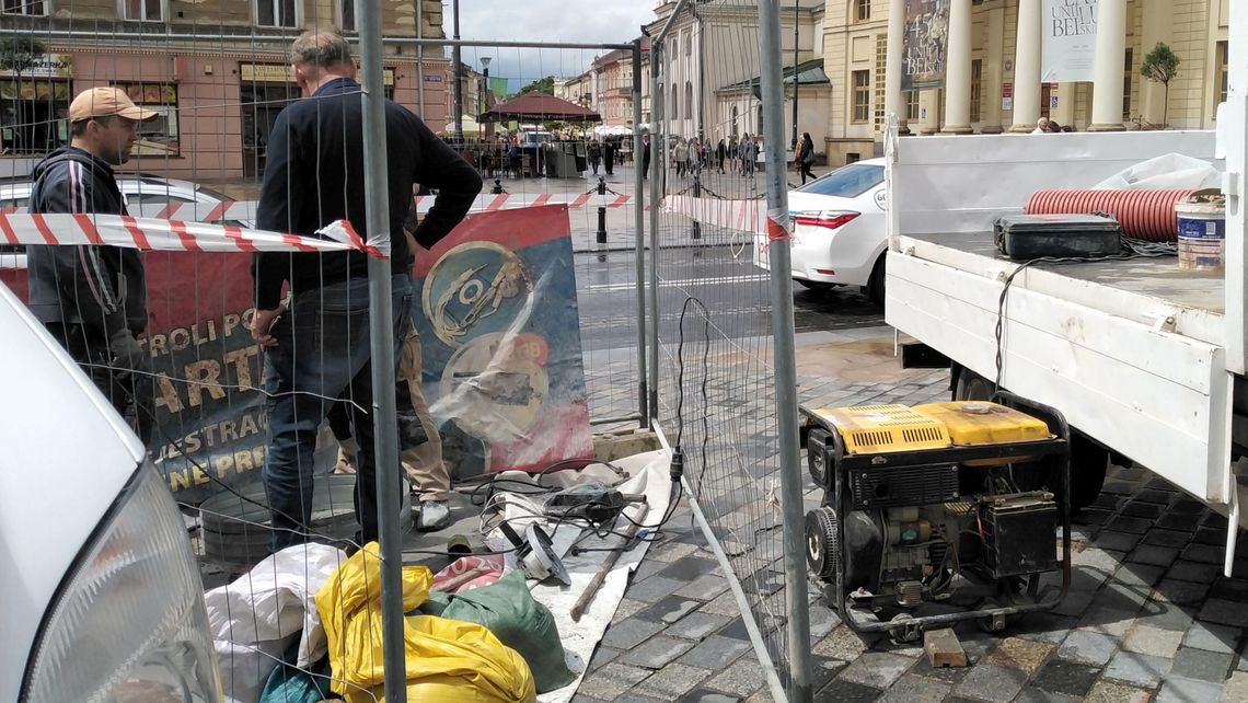 Lublin: Stylizowana studnia powstaje koło Bramy Krakowskiej
