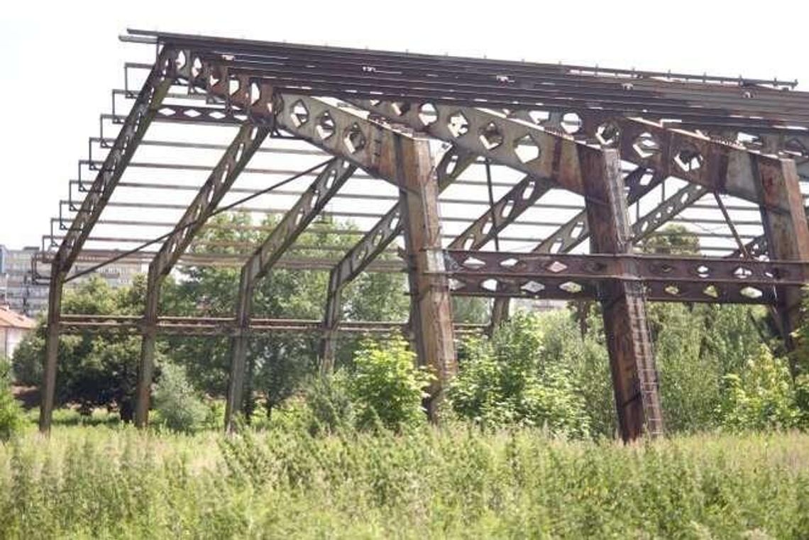 Lublin: Szkielet na Czubach. Na siłę rozbierać go nie można Lublin: Szkielet na Czubach. Na siłę rozbierać go nie można