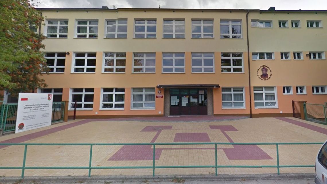 Lublin: Szkoła zapraszała na jubileusz 100-lecia. Rodzice: Ale powstała 103 lata temu