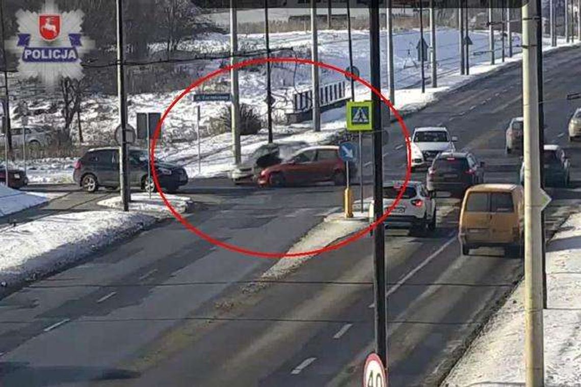 Lublin: Tak się kończy chwila nieuwagi. Moment zderzenia nagrał monitoring