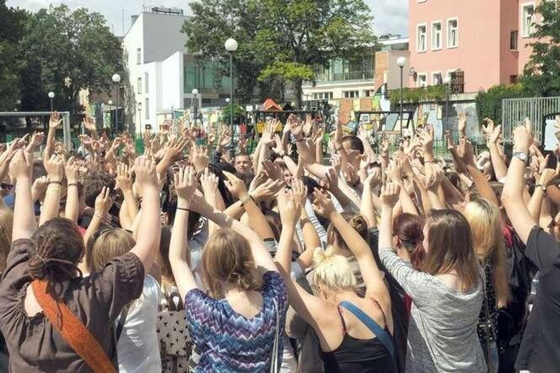 Lublin: TaLLib kręcił teledysk przed Centrum Kultury (zdjęcia, wideo) 