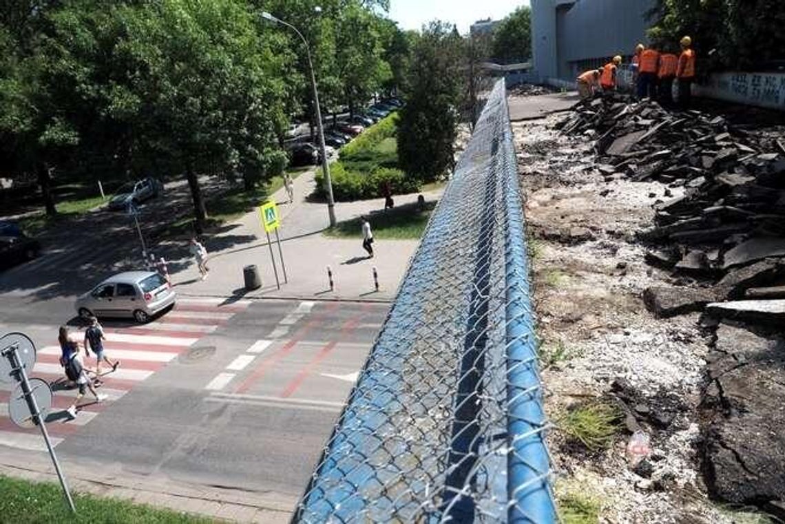 Lublin: Trwa przebudowa kładki nad ul. Sowińskiego Lublin: Trwa przebudowa kładki nad ul. Sowińskiego