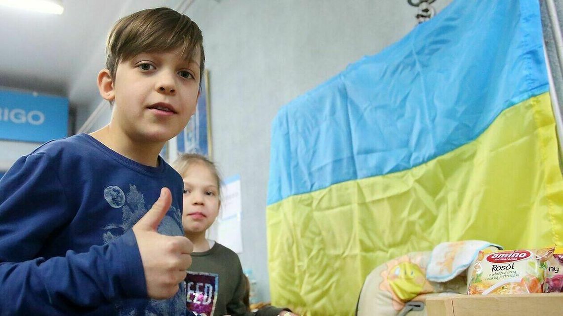 Lublin. Tu niedawno był sklep. Teraz śpią uchodźcy i robi się tu kanapki Lublin. Tu niedawno był sklep. Teraz śpią uchodźcy i robi się tu kanapki