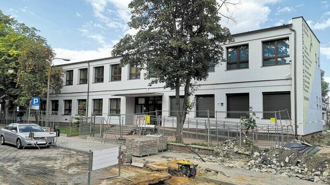 Lublin: Uczniowie VII LO wrócą na ul. Farbiarską z opóźnieniem