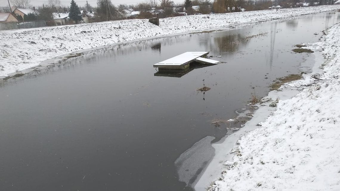 Lublin: W okolicach Bystrzycy zaczyna robić się grząsko. Zza biurka wysokiej wody nie widać Lublin: W okolicach Bystrzycy zaczyna robić się grząsko. Zza biurka wysokiej wody nie widać