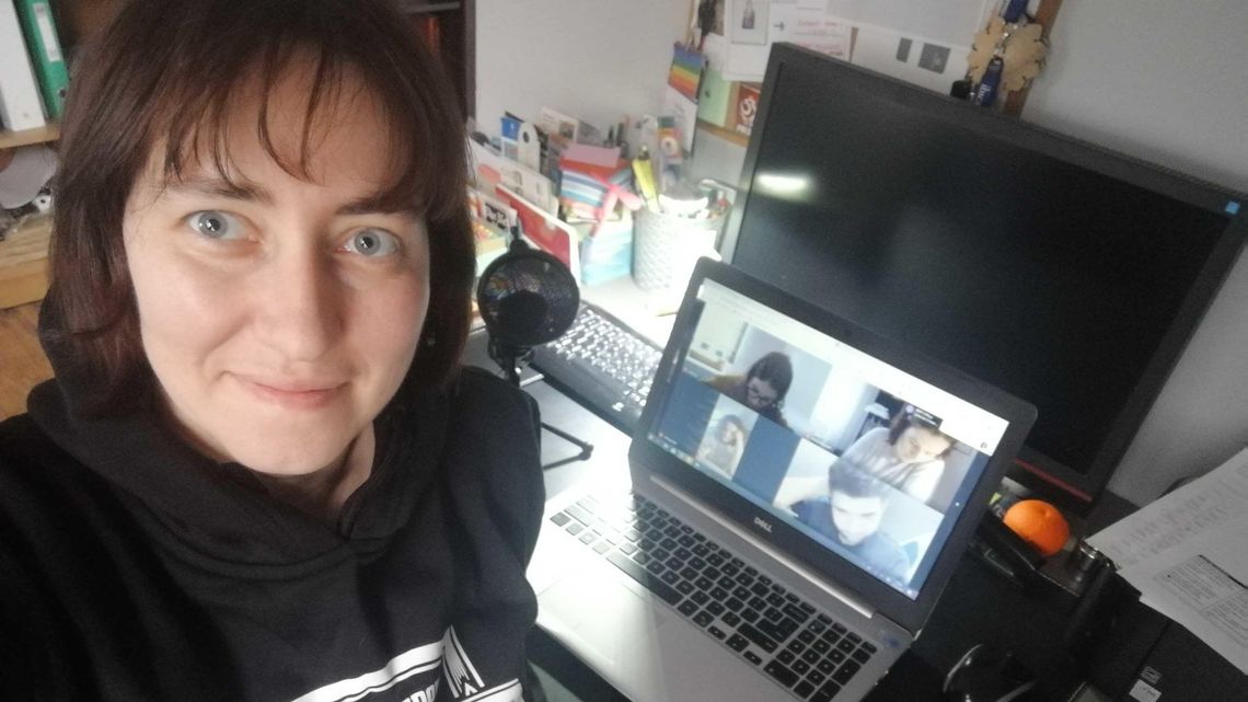 Lublin: W tej szkole plan lekcji się nie zmienił. Uczniowie siedzą w domach przed komputerami Lublin: W tej szkole plan lekcji się nie zmienił. Uczniowie siedzą w domach przed komputerami