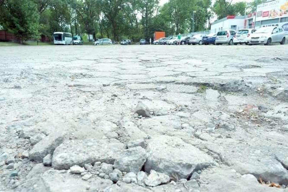 Lublin: Wielopoziomowy parking ma powstać w centrum miasta Lublin: Wielopoziomowy parking ma powstać w centrum miasta