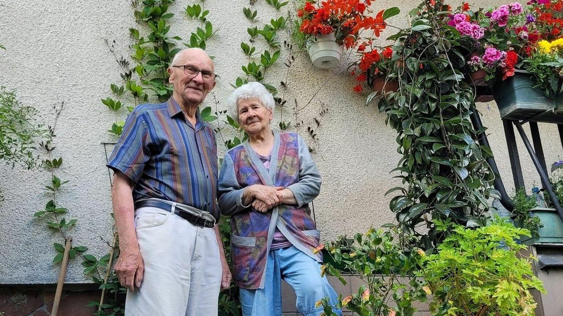 Lublin. "Wiszący ogród" u zbiegu ul. Rymwida i Grażyny. "Każdy kwiatek to dla nas radość"