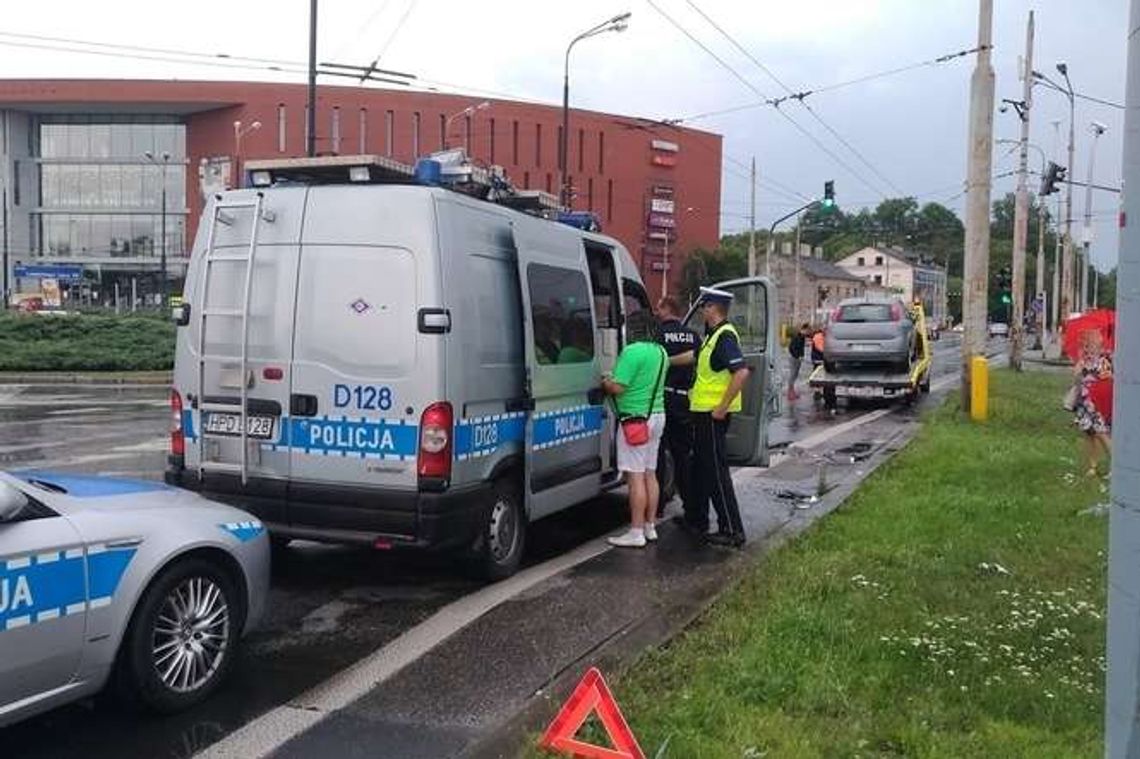 Lublin: Wypadek koło Gali. Dwie osoby ranne