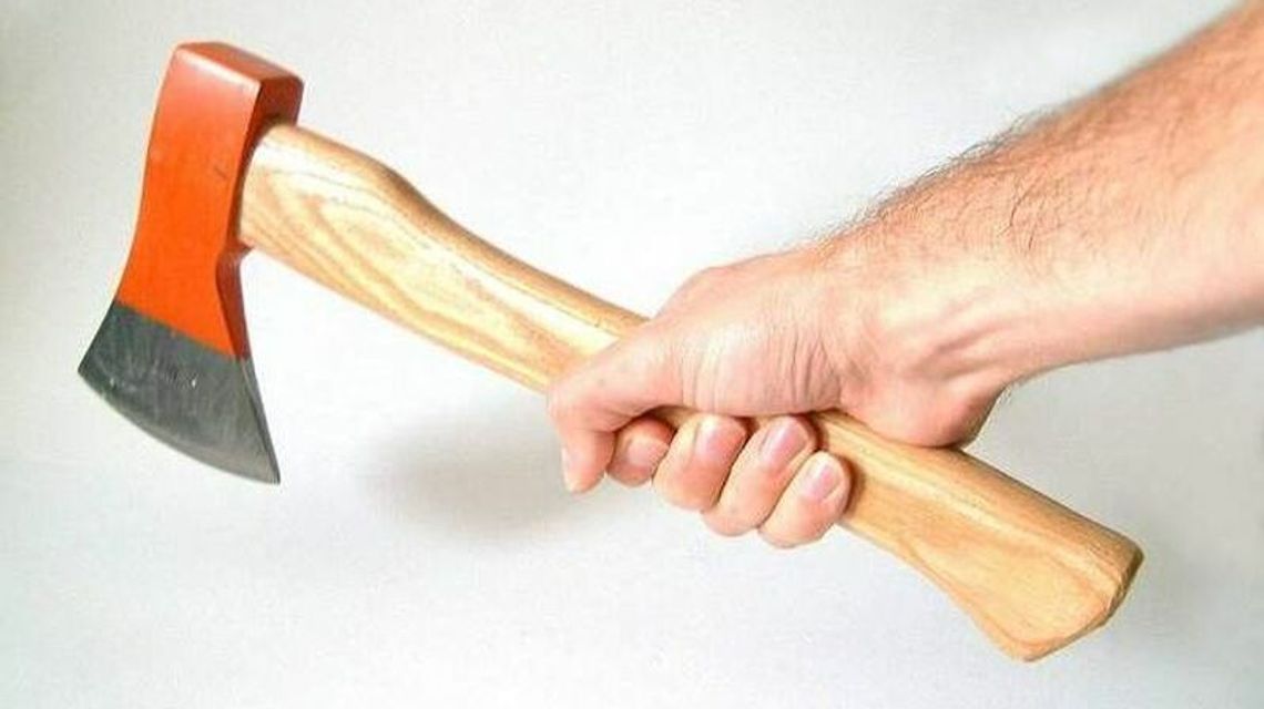 Lublin. Z nożem i siekierą weszli do mieszkania. Zuchwały napad