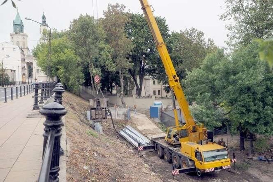 Lublin: Zabezpieczają drogowy zabytek
