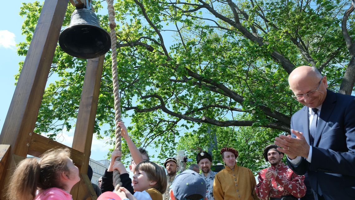 Lublin: Zabrzmiał Dzwon Europy, rozpoczęła się Majówka na placu Litewskim [zdjęcia]