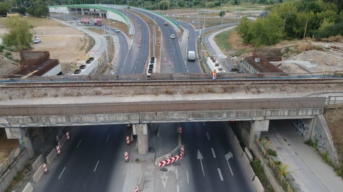 Lublin: Zaczynają testy obciążeniowe wiaduktu nad ul. Diamentową