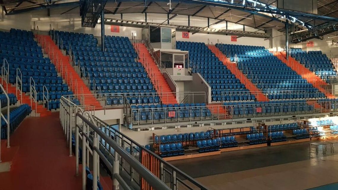 Lublin: Zamiast koncertu z muzyką Dire Straits był wielki zawód. Pusta hala, muzyków brak Lublin: Zamiast koncertu z muzyką Dire Straits był wielki zawód. Pusta hala, muzyków brak