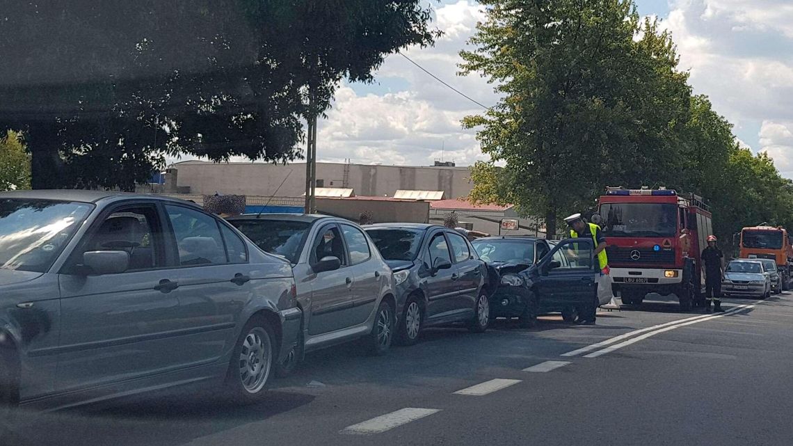 Lublin: Zderzenie czterech samochodów na ul. Turystycznej. Są utrudnienia w ruchu