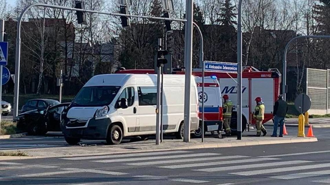Lublin: Zderzenie dwóch samochodów na skrzyżowaniu ul. Koncertowej i Zelwerowicza