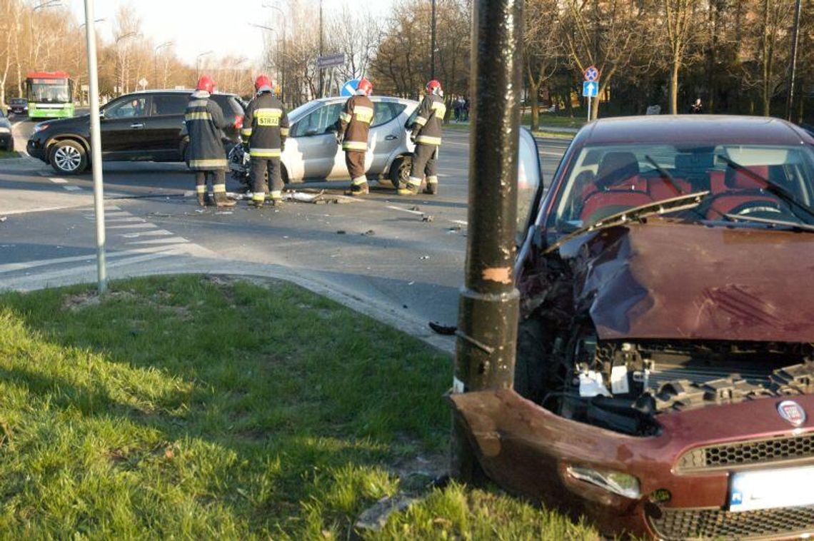 Lublin: Zderzenie mercedesa i fiata (zdjęcia) Lublin: Zderzenie mercedesa i fiata (zdjęcia)