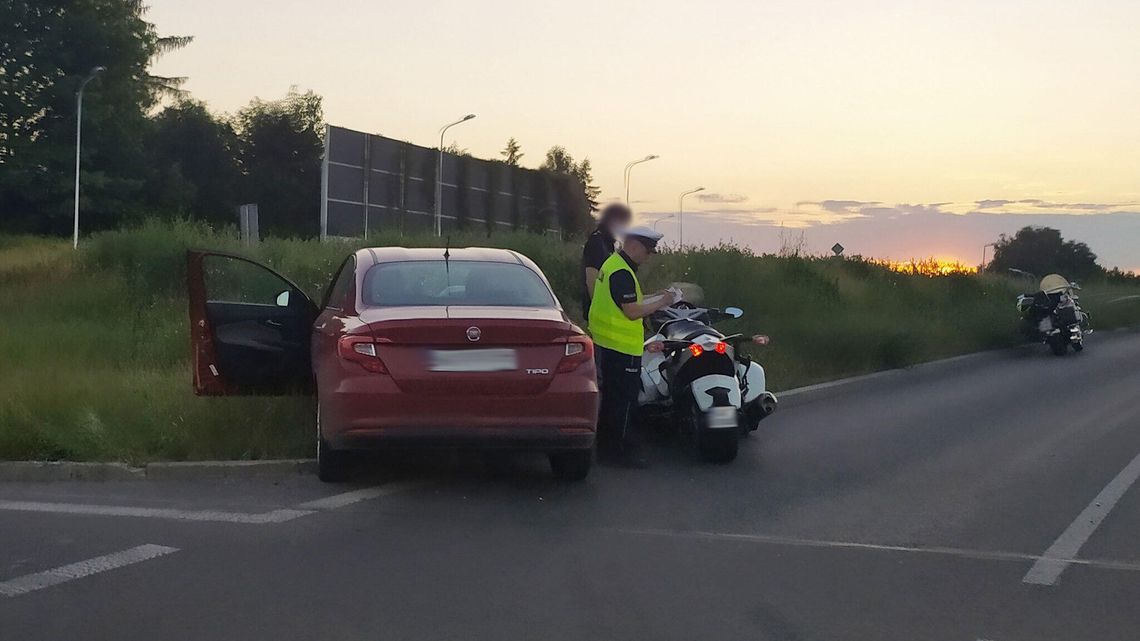 Lublin: Zderzenie motocykla i samochodu na rondzie 100-lecia KUL Lublin: Zderzenie motocykla i samochodu na rondzie 100-lecia KUL