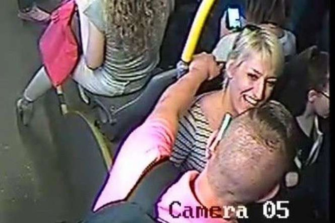 Lublin: Złodziejka nie miała żadnych oporów. Bezczelna kradzież w autobusie Lublin: Złodziejka nie miała żadnych oporów. Bezczelna kradzież w autobusie