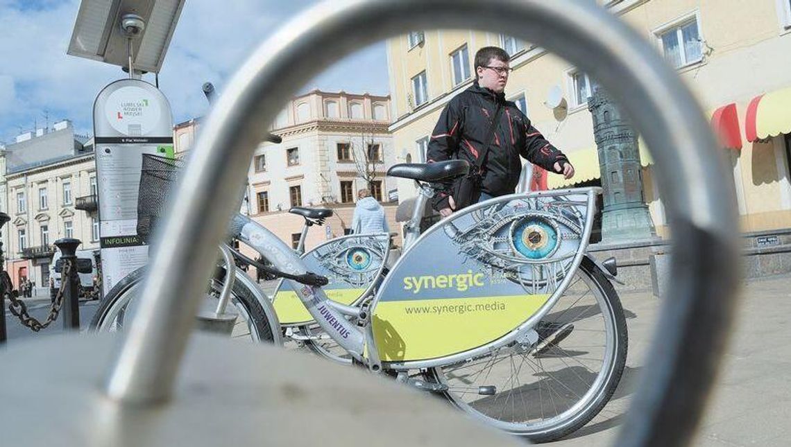 Lublin: Znowu chcą zamontować stacje naprawy rowerów i pompki uliczne, ale drożej