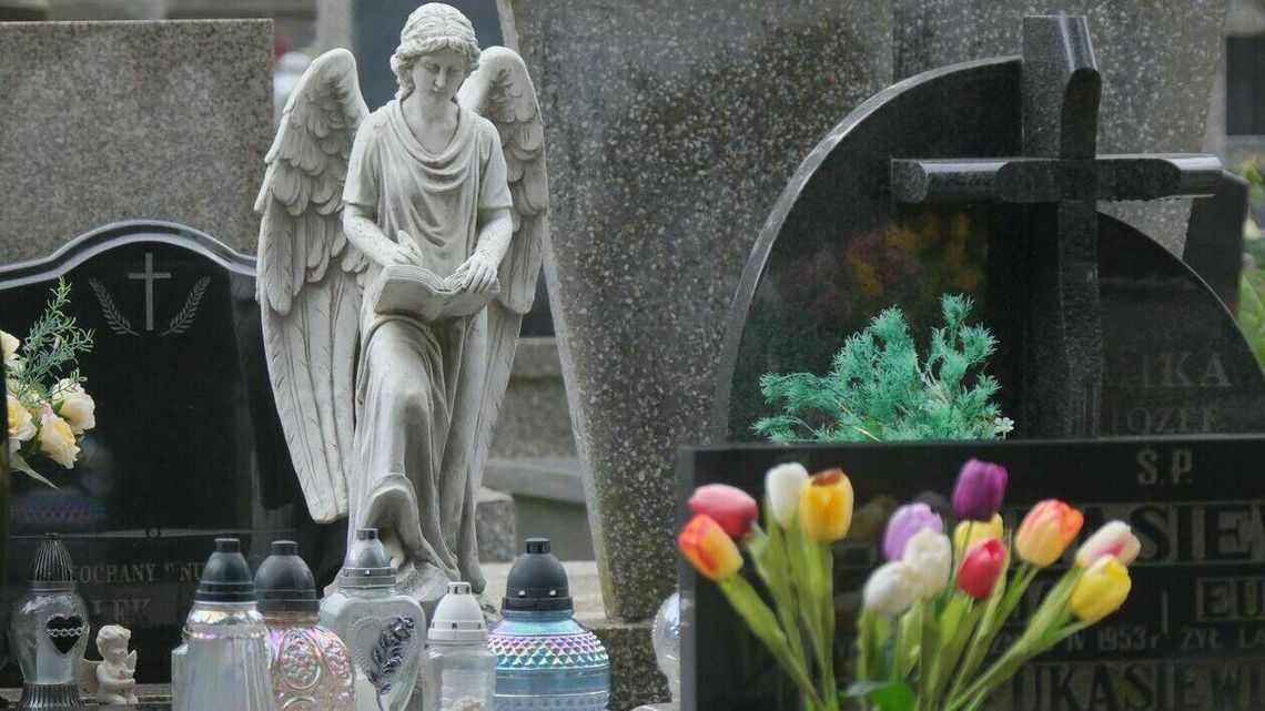 Lublinianie przygotowują się do Wszystkich Świętych. Ale trzymają się za kieszenie