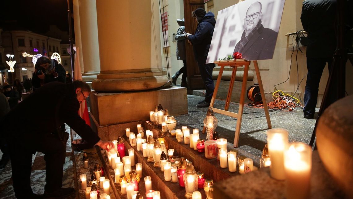Lublinianie uczczą pamięć Pawła Adamowicza. Ułożą serce ze świec