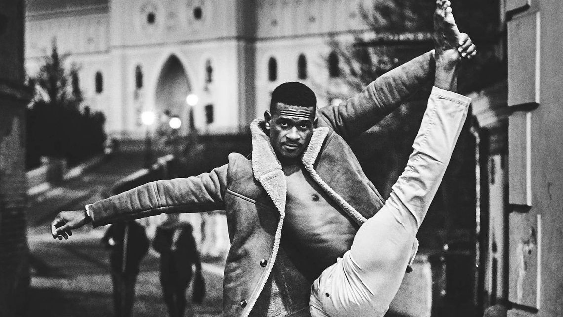 "Ludzie, których spotykam" - wystawa Piotra Jarugi w DDK Czechów