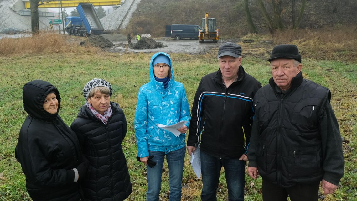 Ludzie nie chcą masztu, ale kolej ich nie słucha. "Dlaczego ta wieża ma być tak blisko zabudowań?"
