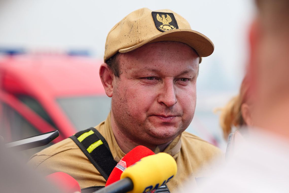 Ludzie płaczą, strażacy się przewracają. Pożar i strach w Puszczy Solskiej